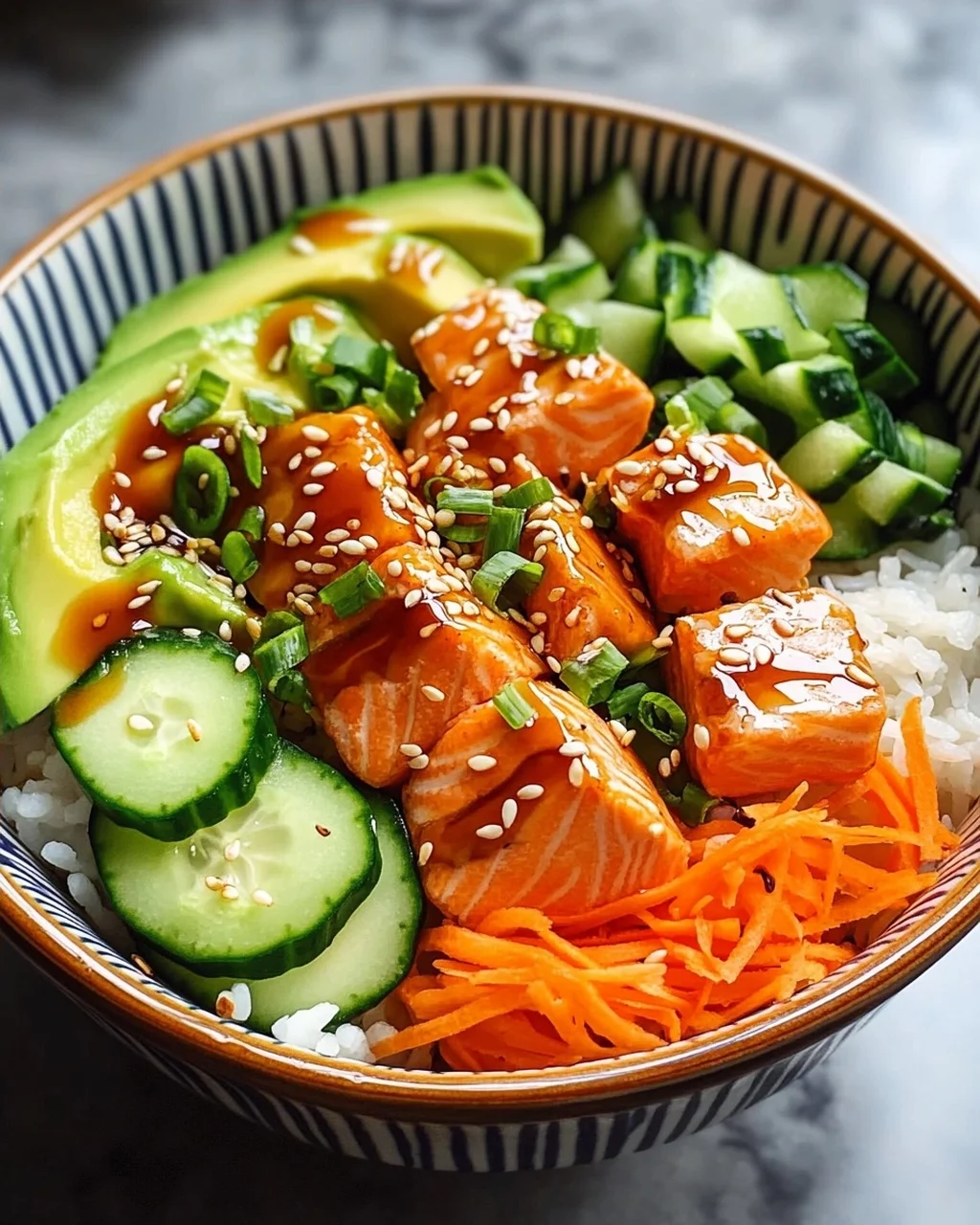 Einfache Lachs Bowl: Leckeres Rezept für jeden Tag!