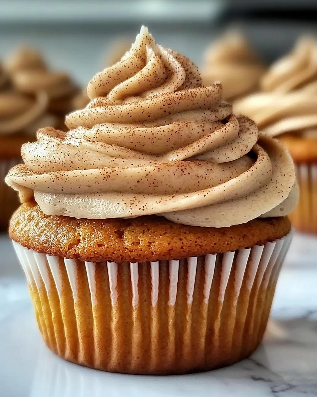 Kürbis Chai Cupcakes mit braunem Zucker Frosting