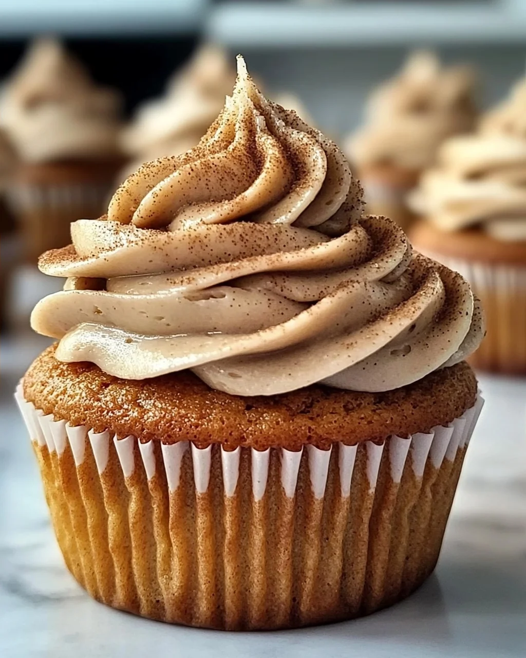 Kürbis Chai Cupcakes mit braunem Zucker Frosting